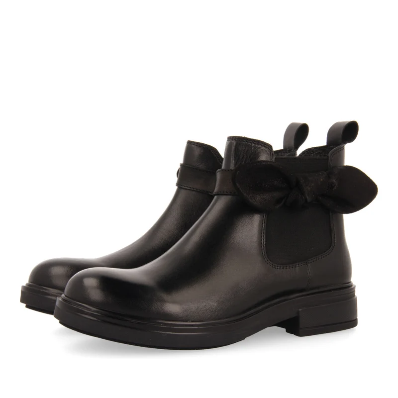 Inzing children's black leather chelsea boots with decorative bow