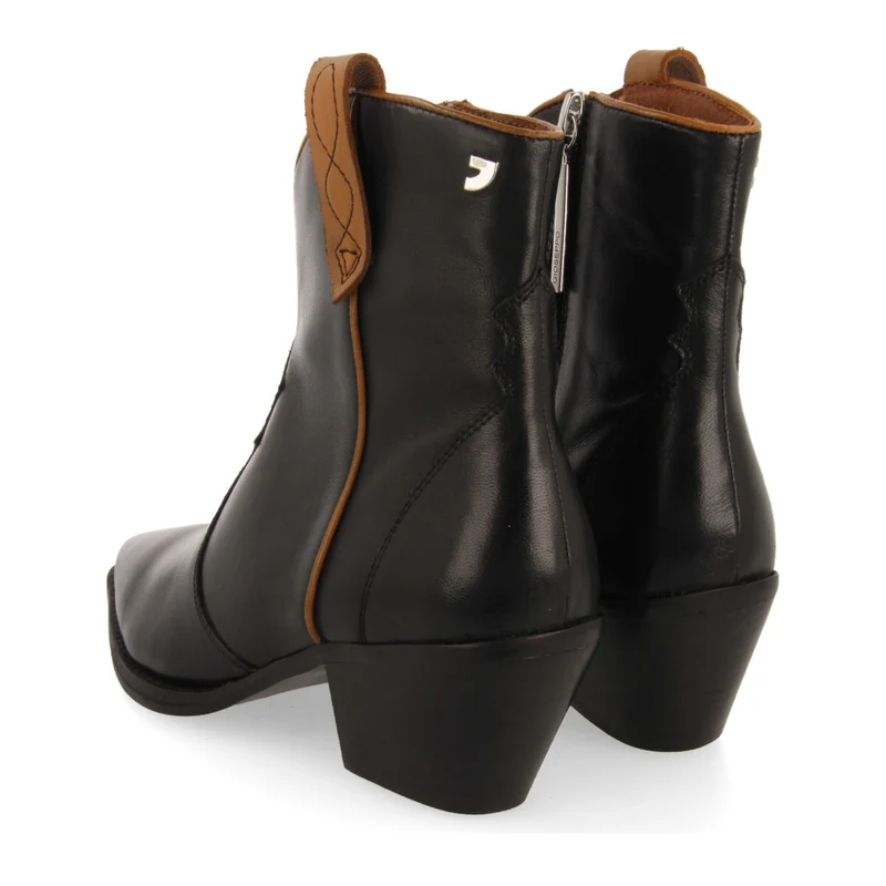 Sylte women's black leather cowboy boots