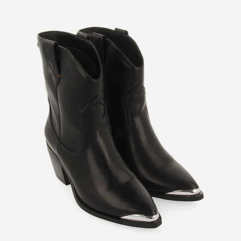 Roslyn women's black cowboy boots with metal on the toes and heels