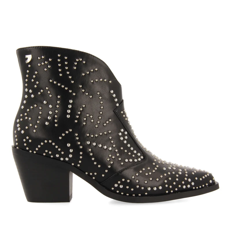 Struer women's black cowboy boots with decorative studs