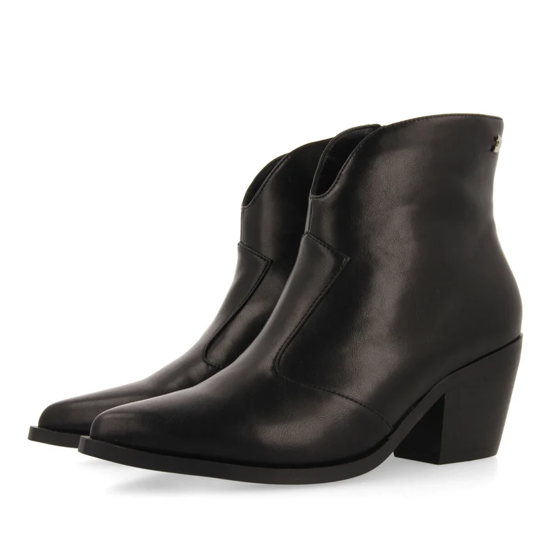 Portree women's black cowboy boots