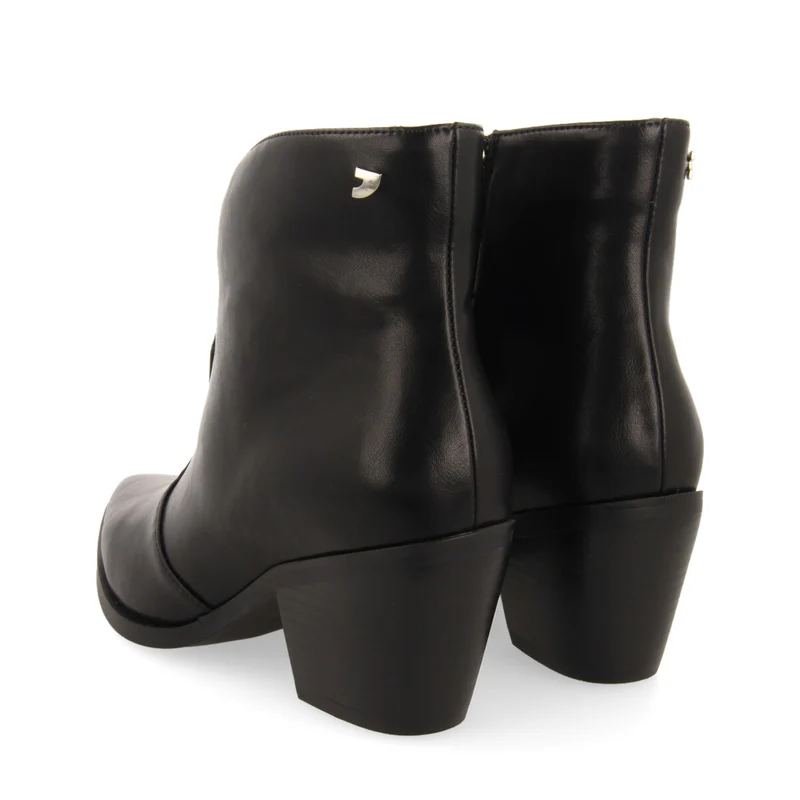 Portree women's black cowboy boots
