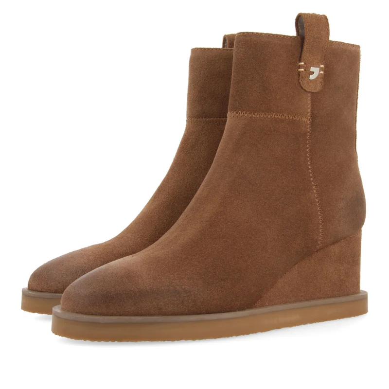 Doland women's taupe split-suede ankle boots with wedges