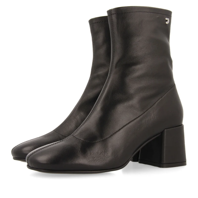 Artas women's black leather ankle boots with mid heels and round toes