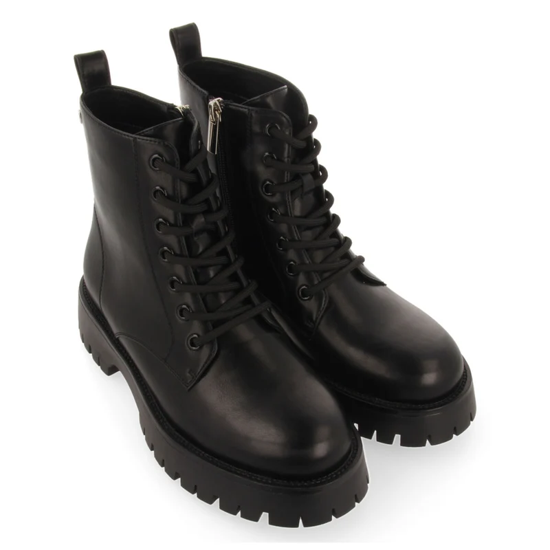 Hesseng women's black lace-up biker boots with track soles