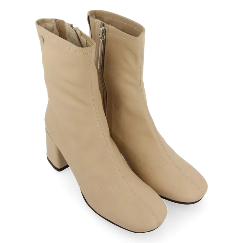 Artas women's cream leather ankle boots with mid heels and round toes